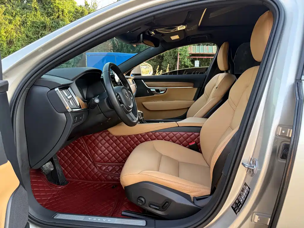 Volvo S90 — миниатюра 9