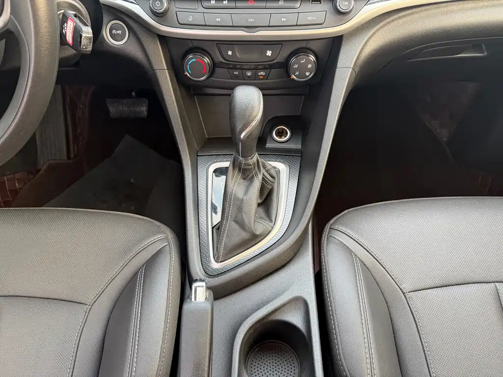 Buick Excelle — миниатюра 12