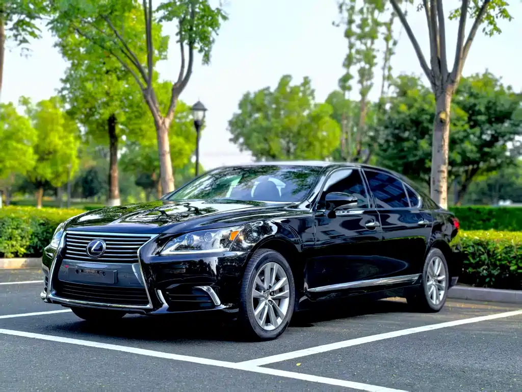 Lexus LS 2014