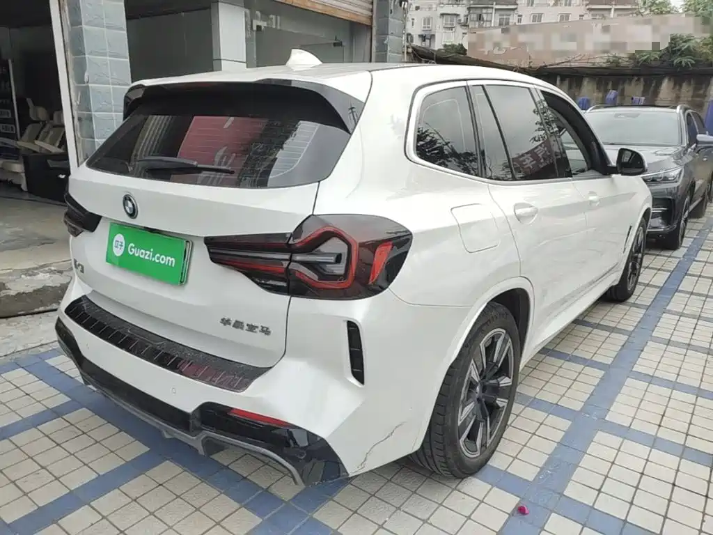 BMW iX3 — миниатюра 7