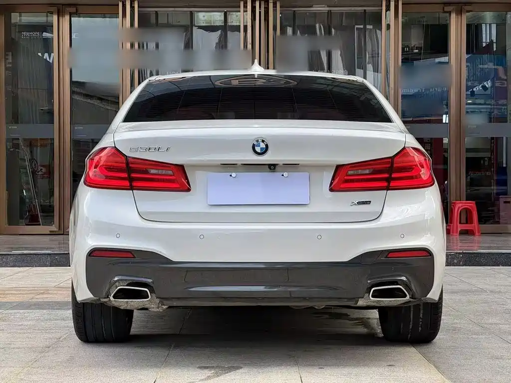 BMW 5 Series — миниатюра 18