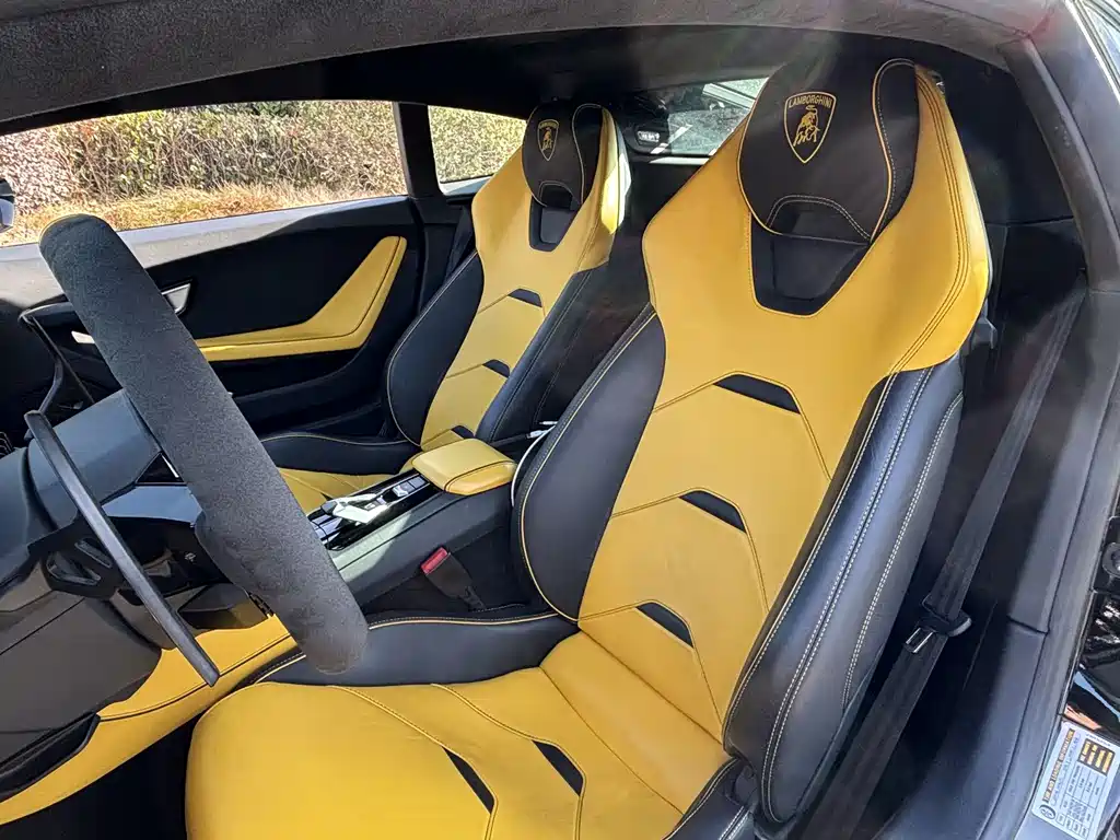 LAMBORGHINI HURACÁN