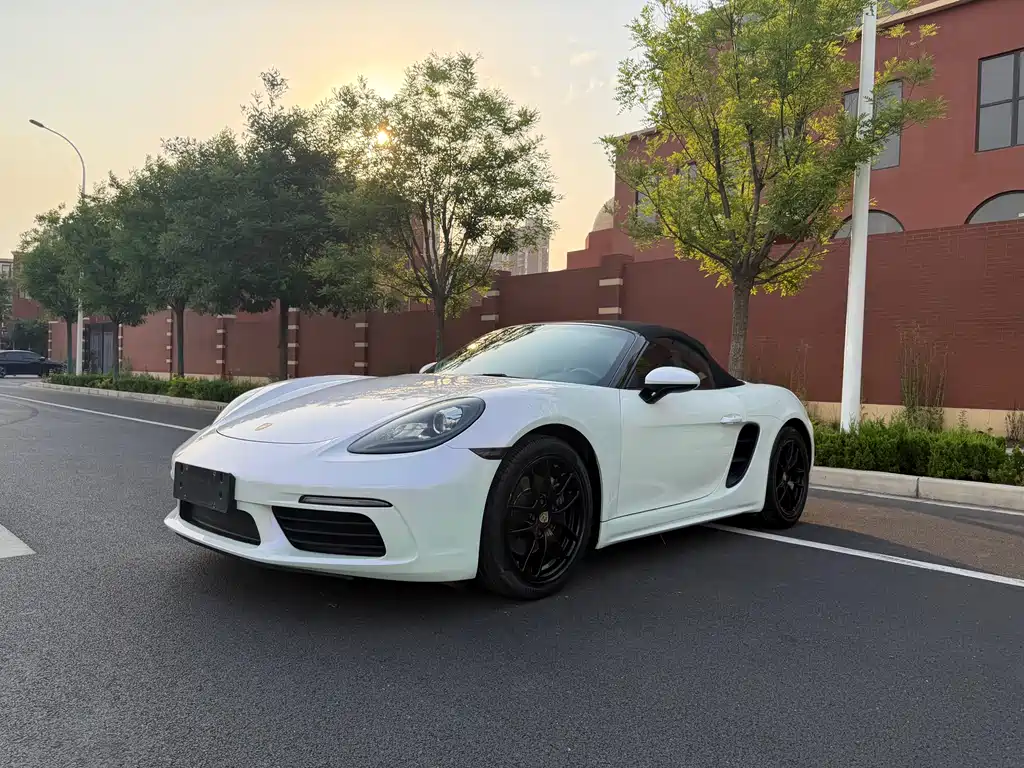 Купить Porsche 718