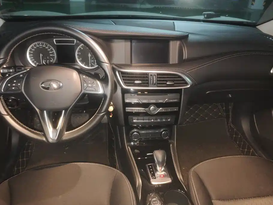 Infiniti QX30 — миниатюра 12