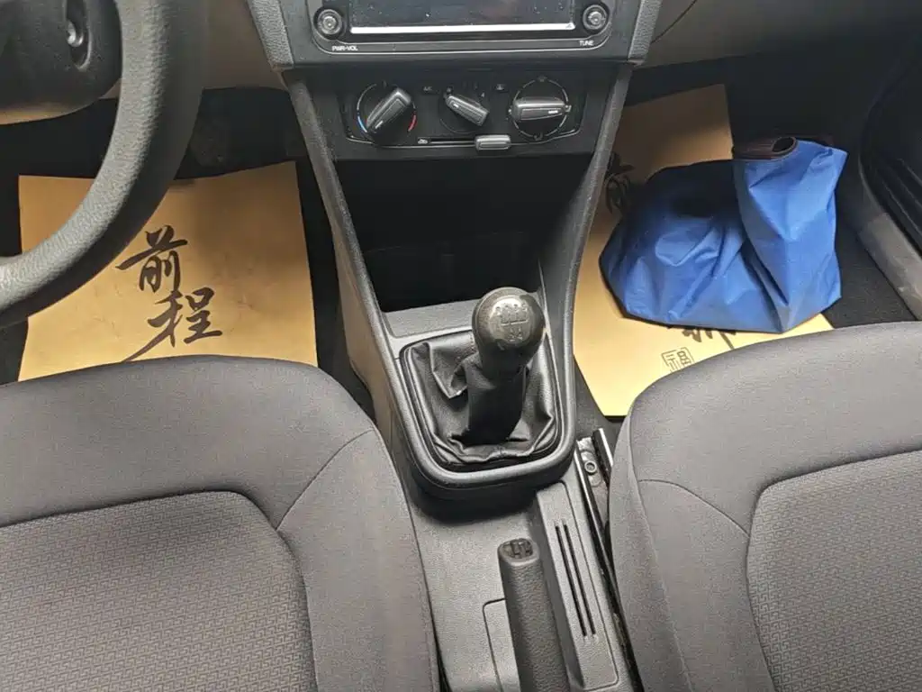 Volkswagen Santana — миниатюра 14