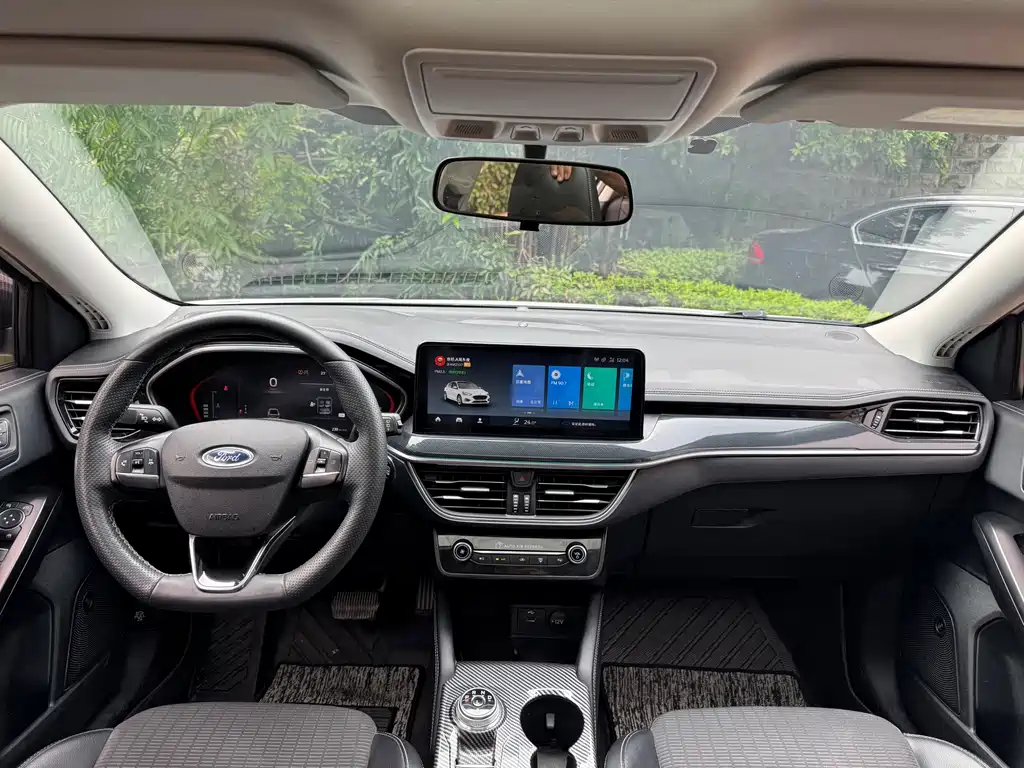 Ford Focus — миниатюра 11