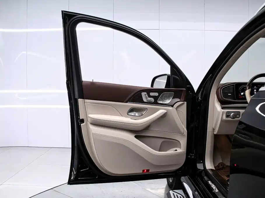 Mercedes-Benz GLS — миниатюра 14