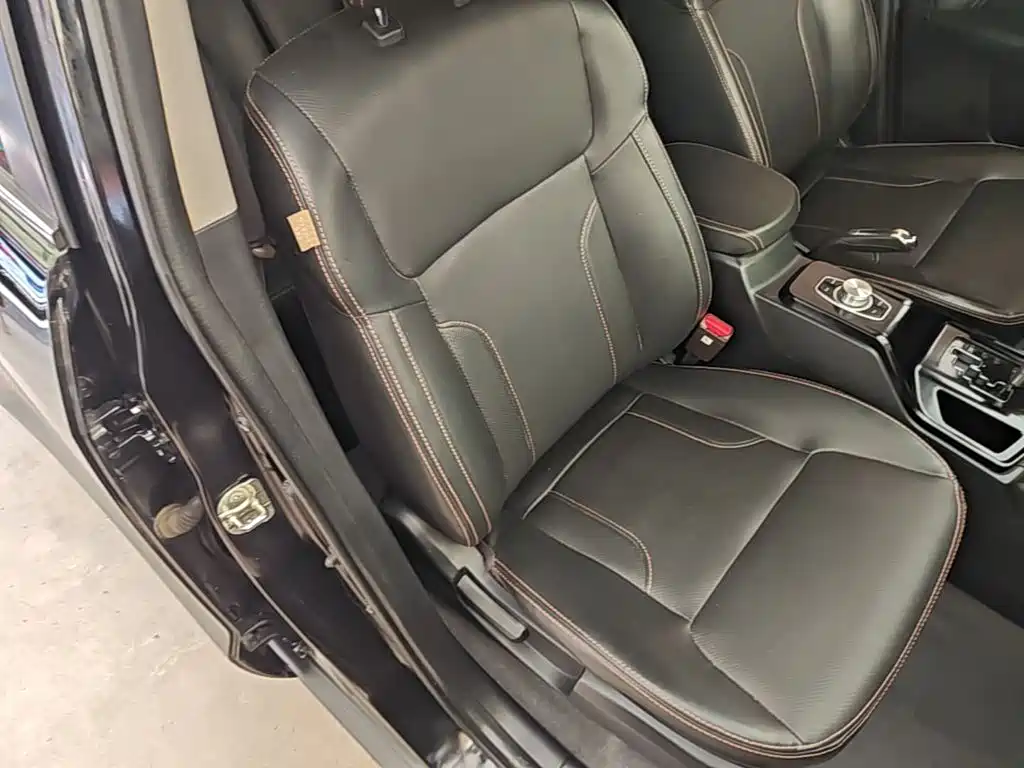 Geely Haoqing SUV — миниатюра 25