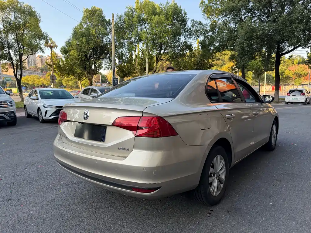 Volkswagen Bora — миниатюра 4