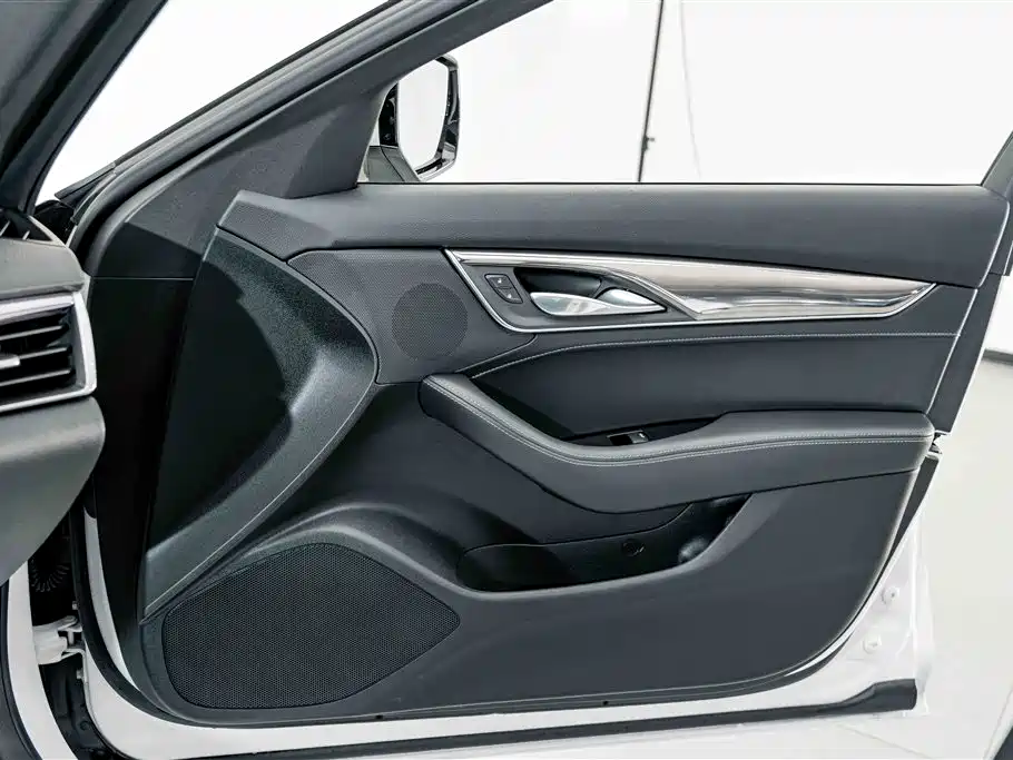 Cadillac CT5 — миниатюра 13