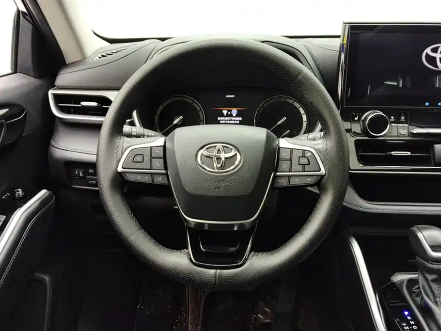 TOYOTA HIGHLANDER