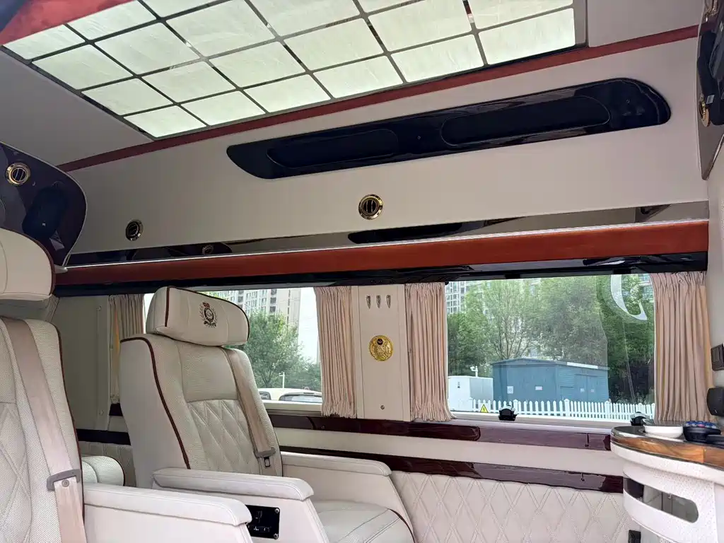 Ford E350 — миниатюра 12