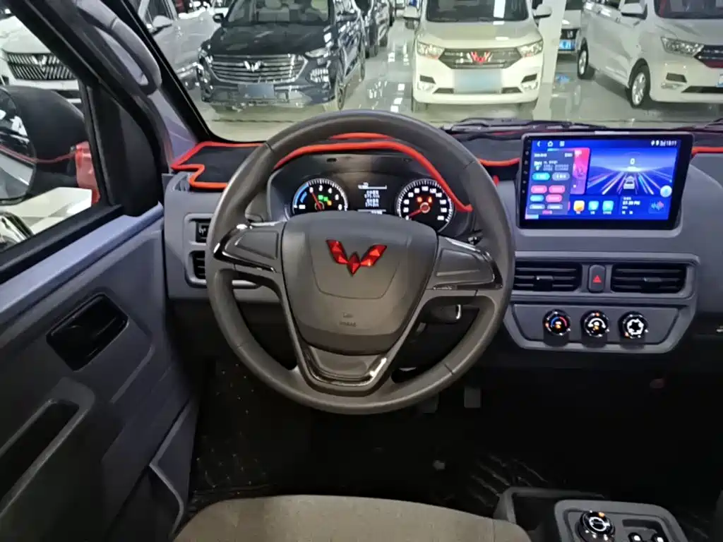 Wuling Yangguang — миниатюра 11