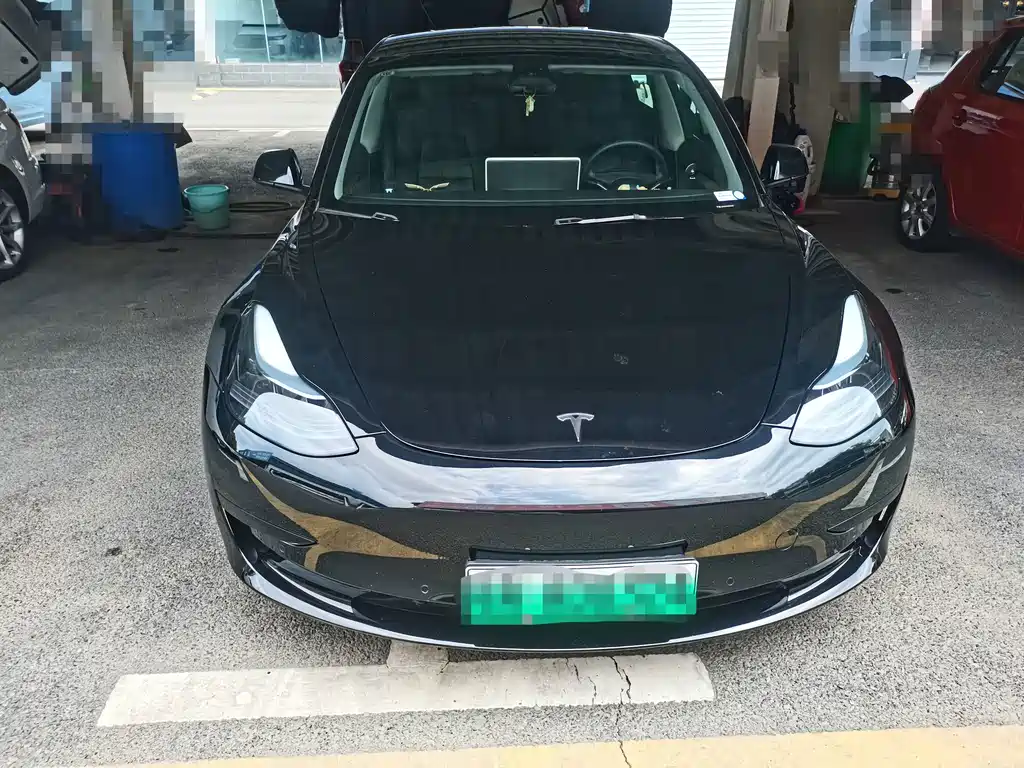 Tesla Model 3 — миниатюра 2