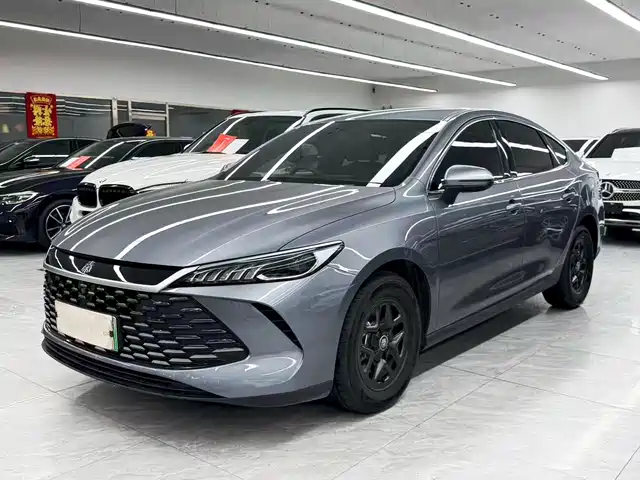 2025 BYD Qin