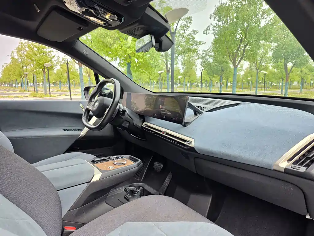 BMW iX — миниатюра 13