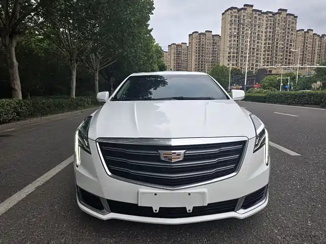 CADILLAC  XTS 2018