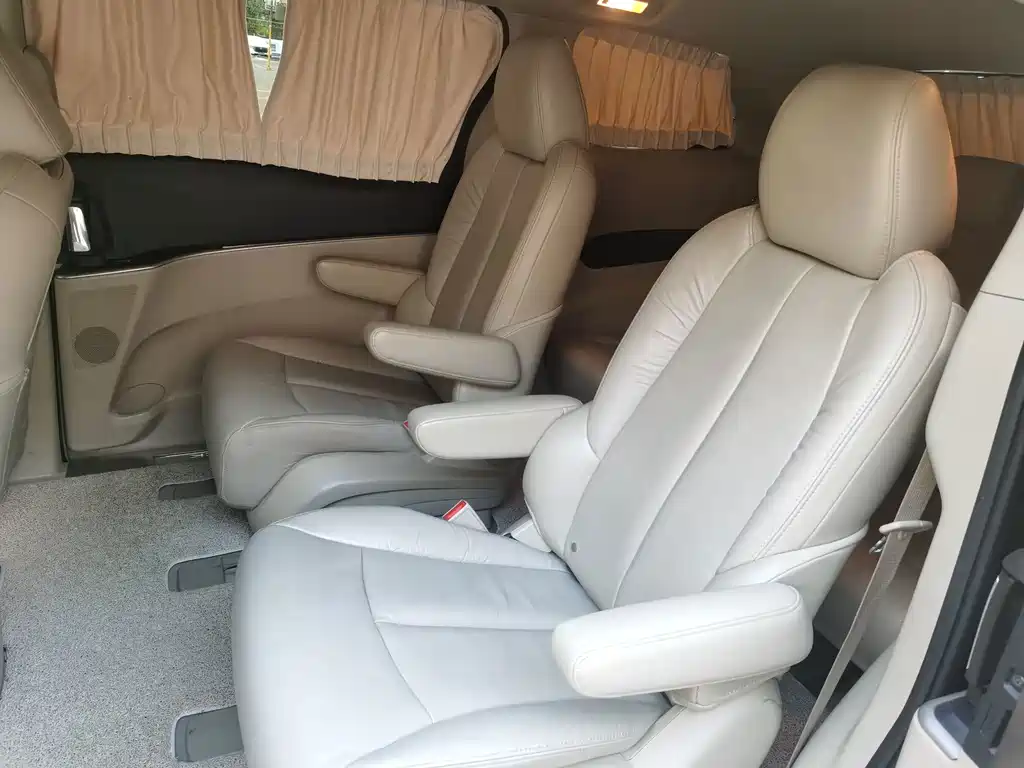 Buick GL8 — миниатюра 8
