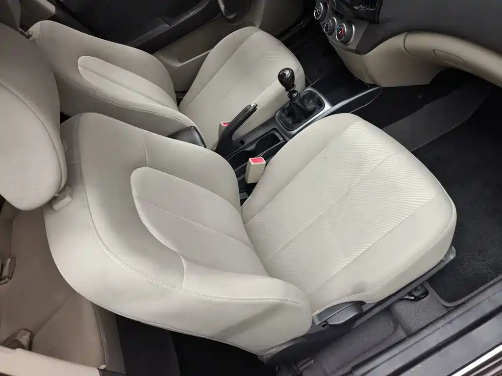Hyundai Elantra — миниатюра 20