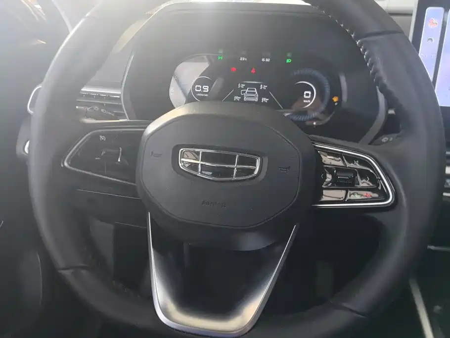 Geely Emgrand — миниатюра 15
