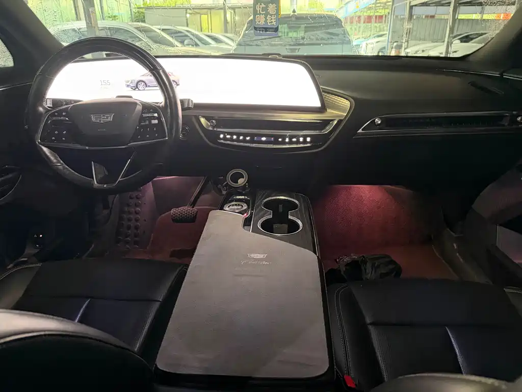 Cadillac Lyriq — миниатюра 5