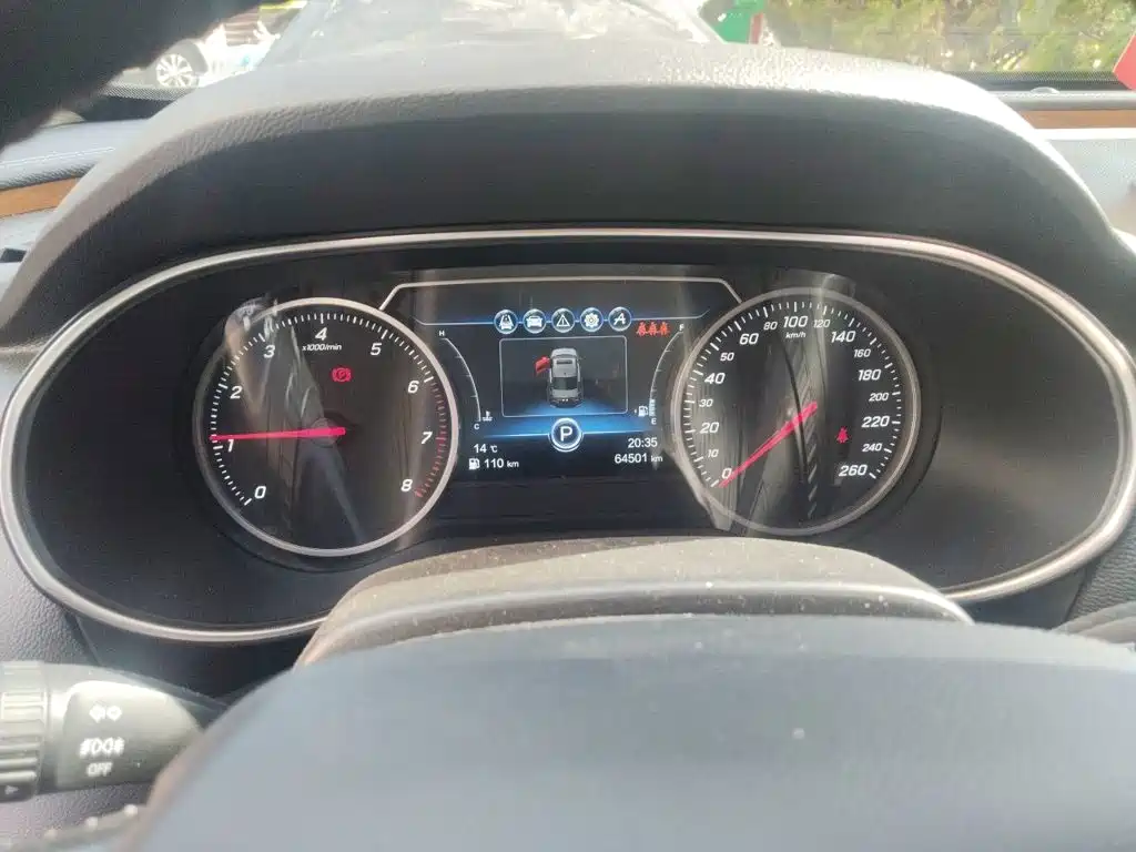 Hongqi Hongqi H5 — миниатюра 7