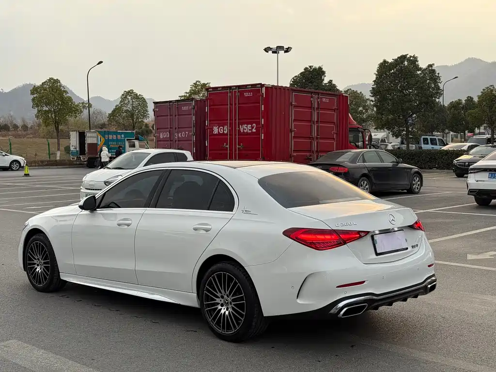 MERCEDES-BENZ C CLASS