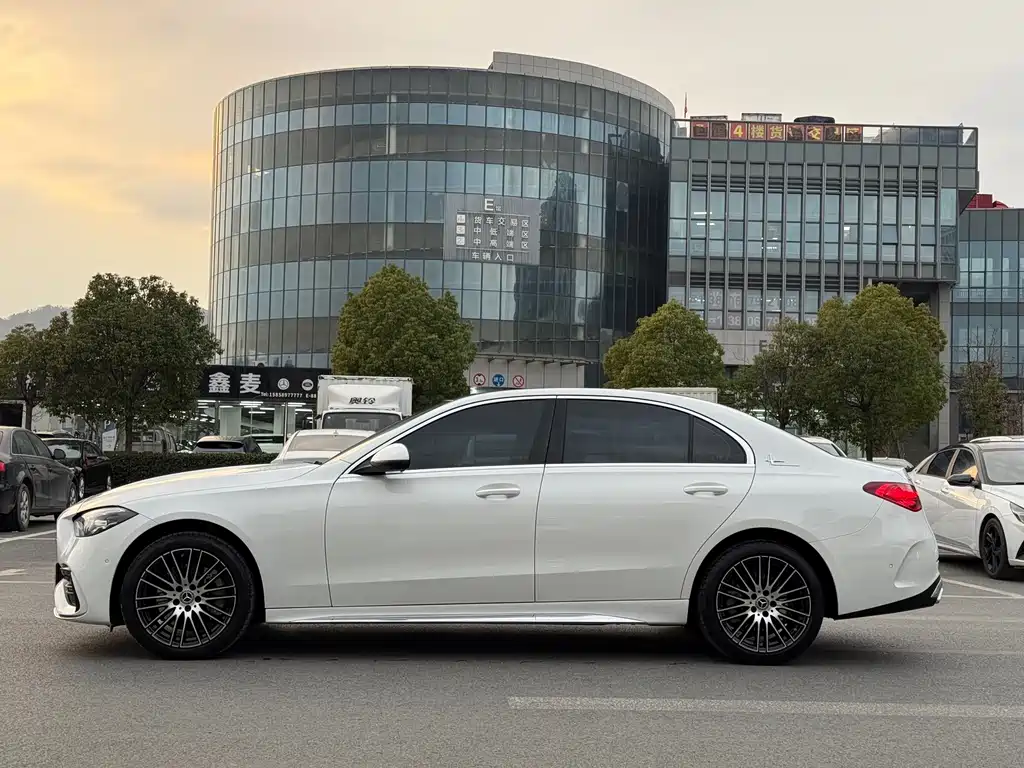 MERCEDES-BENZ C CLASS