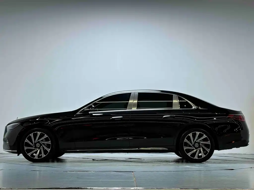 Mercedes-Benz E-Class — миниатюра 14