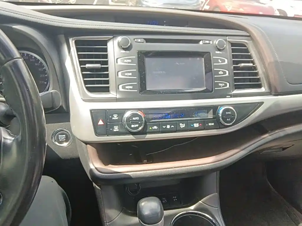 Toyota Highlander — миниатюра 18