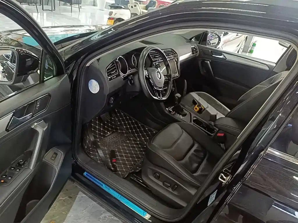 Volkswagen Tiguan L — миниатюра 16