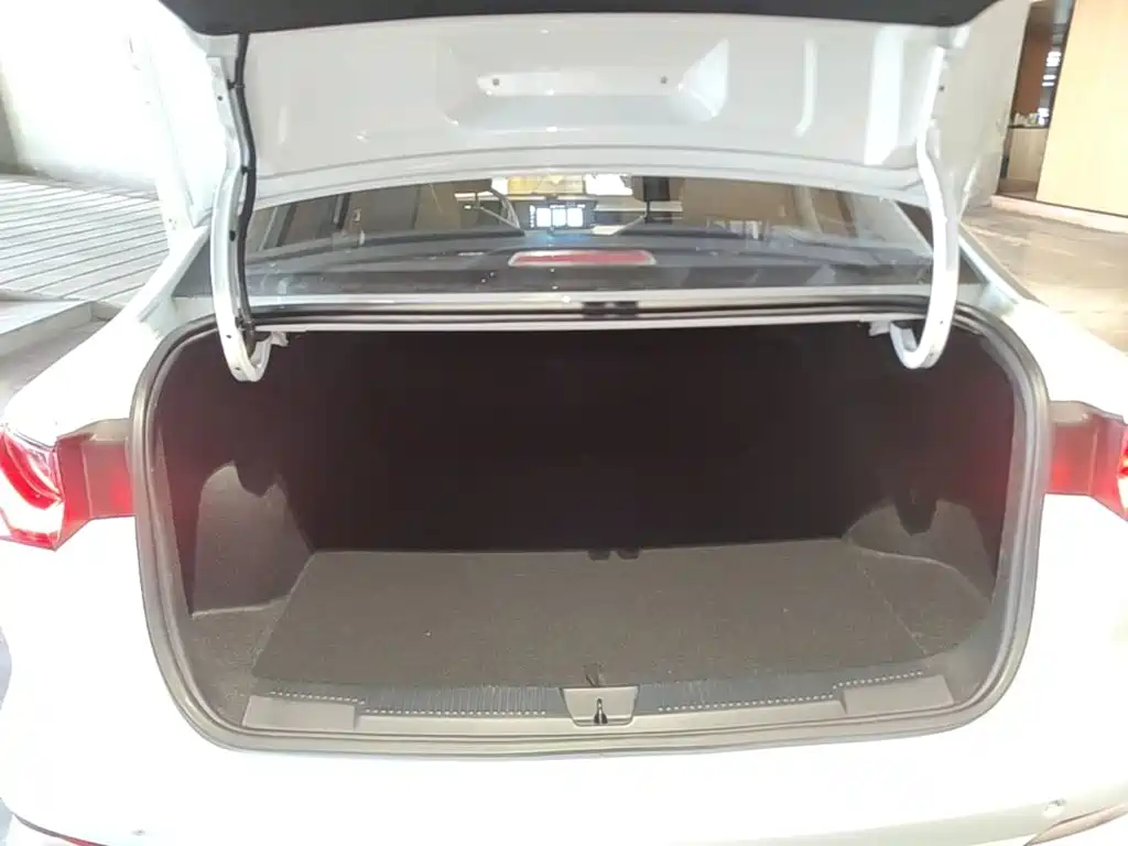 Roewe i5 — миниатюра 19