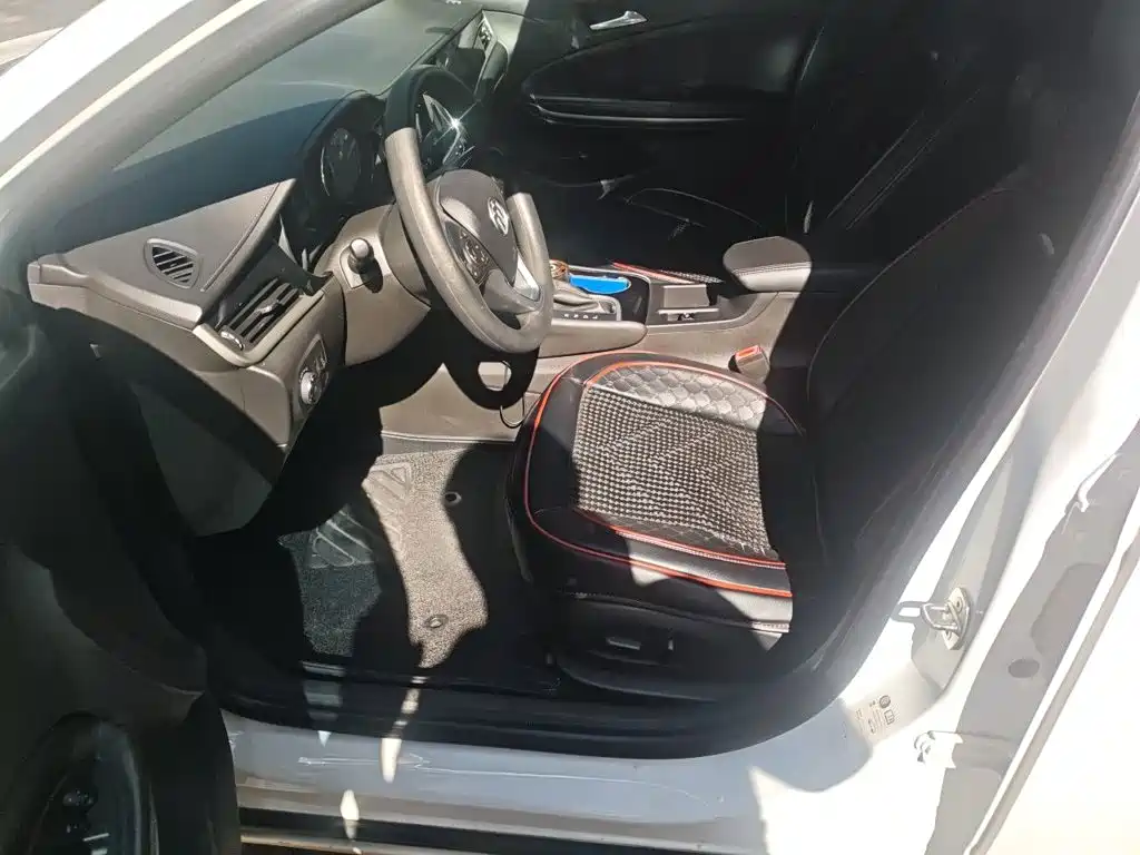 Buick Verano — миниатюра 8
