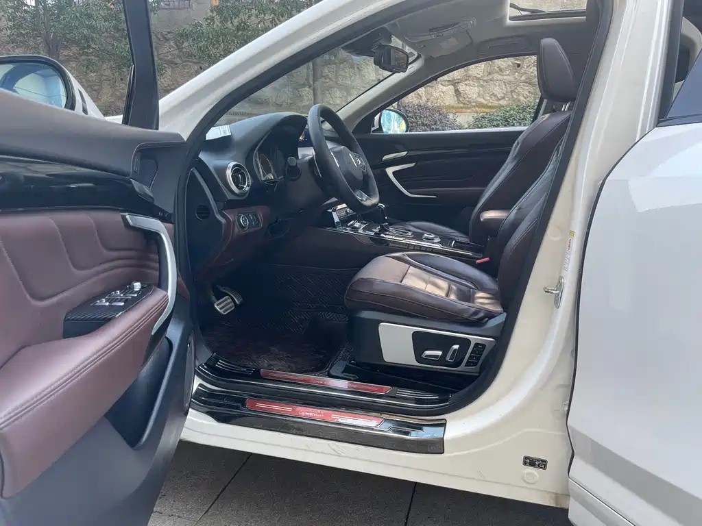 WEI PAI WEI BRAND VV7