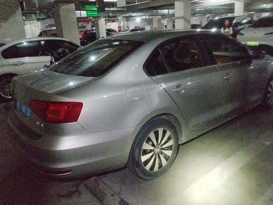Volkswagen Sagitar — миниатюра 3