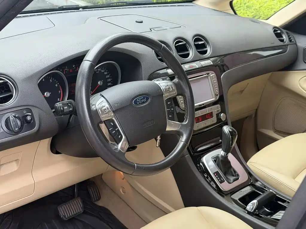 Ford Max — миниатюра 4