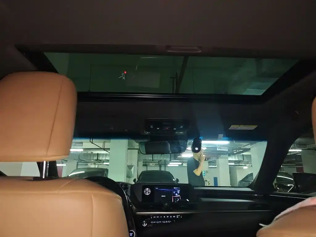Lexus ES — миниатюра 9