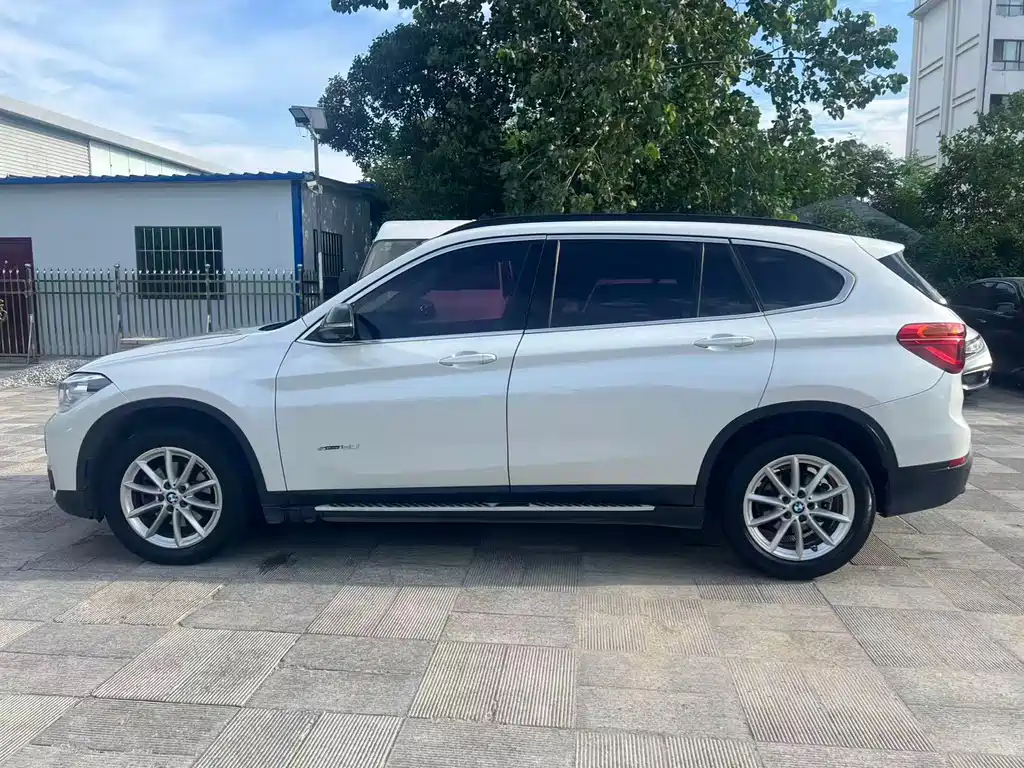 BMW X1 — миниатюра 10