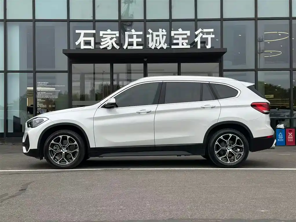 BMW X1 2022 sDrive25Li Lead
