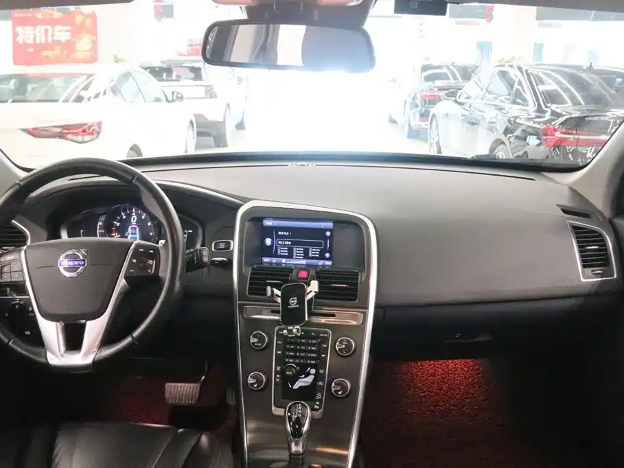 Volvo XC60 (Import) — миниатюра 5