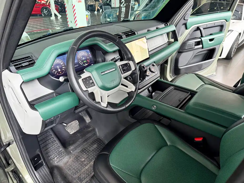 Land Rover Defender — миниатюра 4