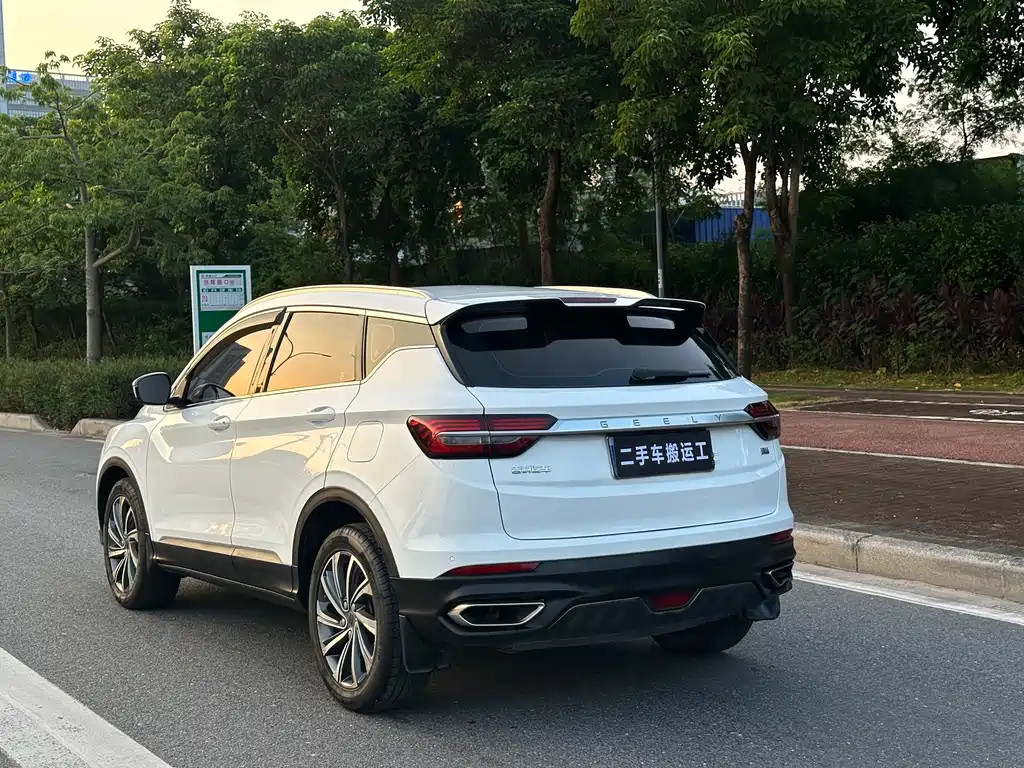 Geely Binyue — миниатюра 6