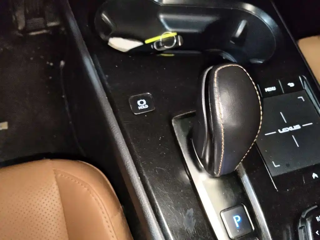 Lexus UX New Energy — миниатюра 7