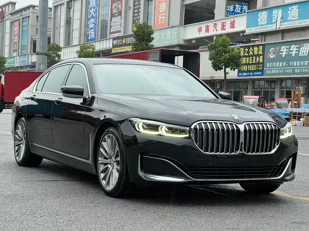 BMW 7 Series — миниатюра 3