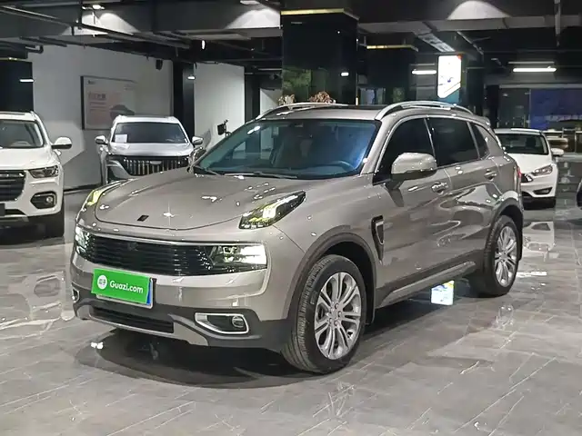 2020 Lynk & Co 01