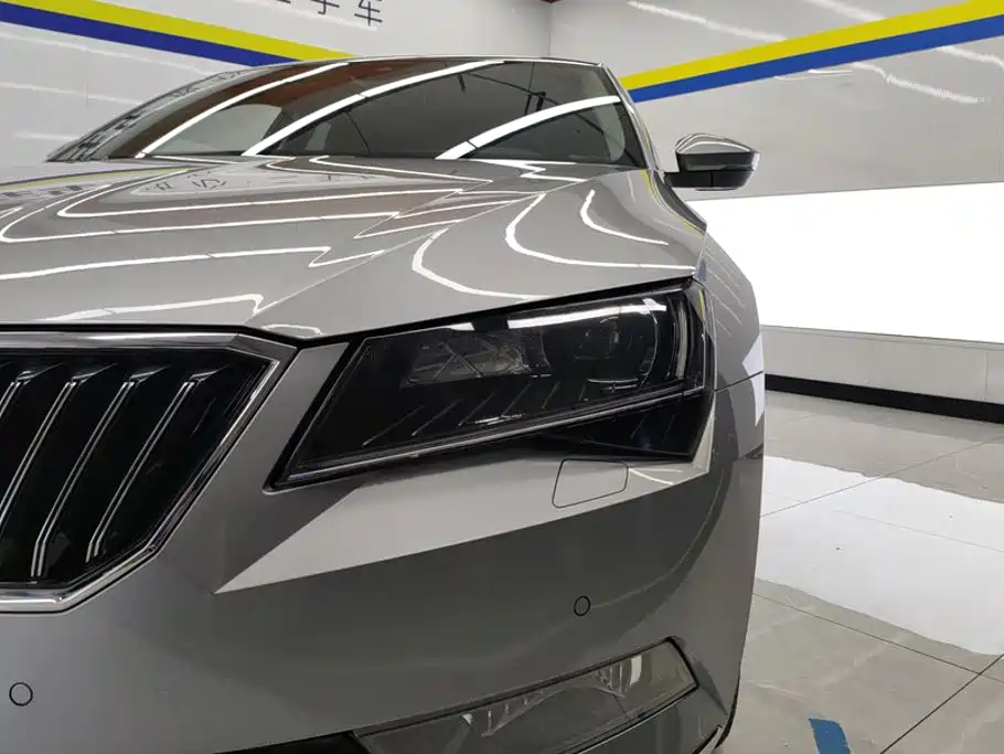 Skoda Superb 2018 TSI330 DSG Luxury V