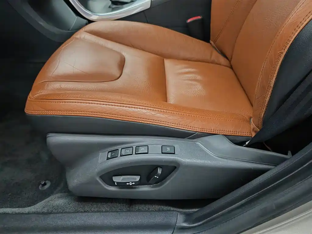 Volvo S60 (Import) — миниатюра 20