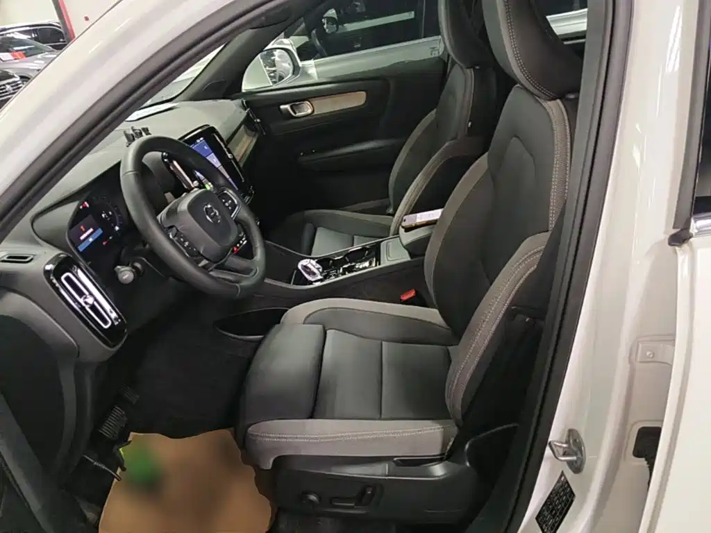 Volvo XC40 — миниатюра 15