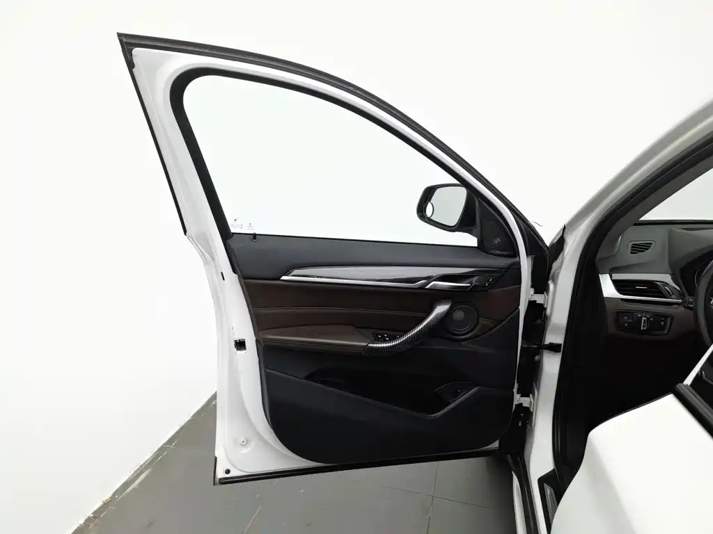 BMW X1 — миниатюра 8