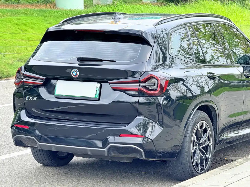 BMW iX3 — миниатюра 5